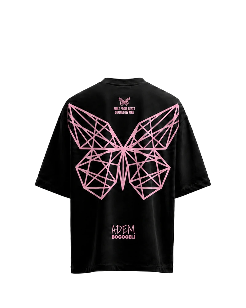 EMPOWERMENT Oversized Full Wing - schwarzes Unisex-T-Shirt, Rückseite mit pinkfarbenem Schmetterlingsprint